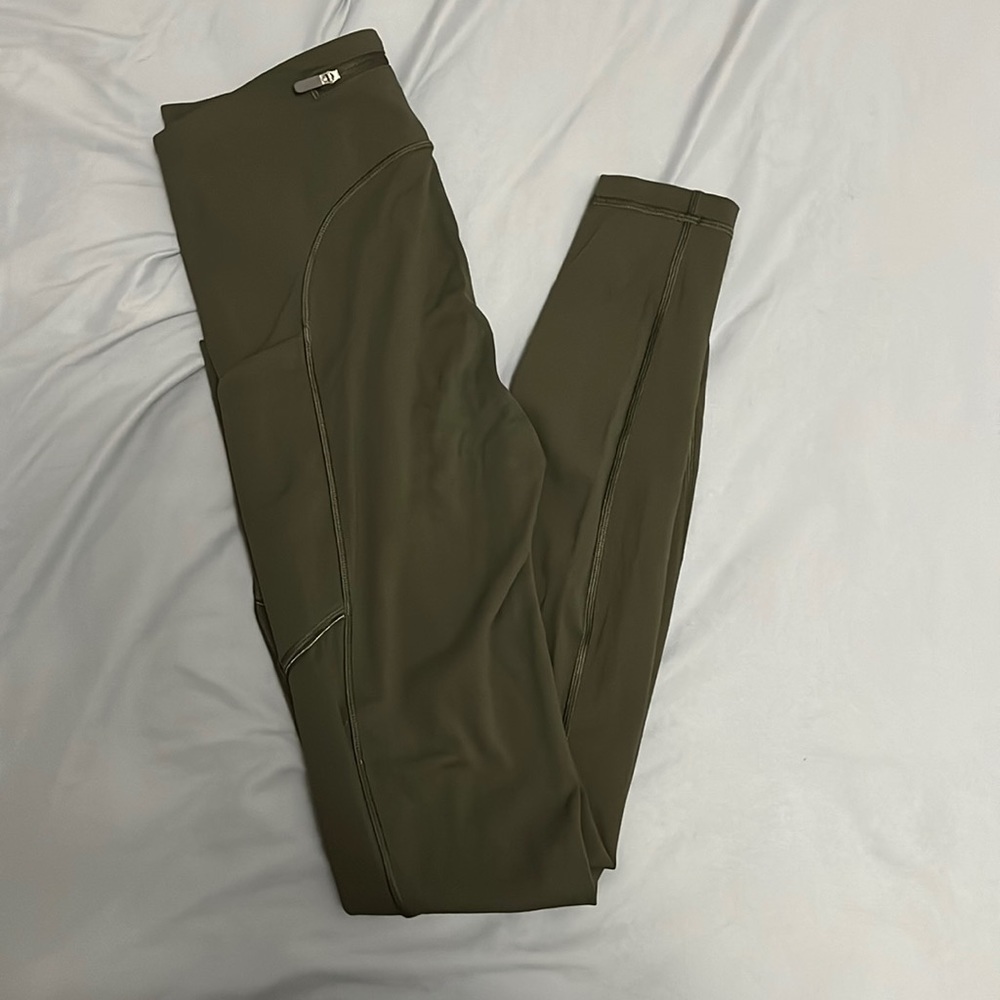 Green Lululemon Leggings With Zipper and Pockets Size 4